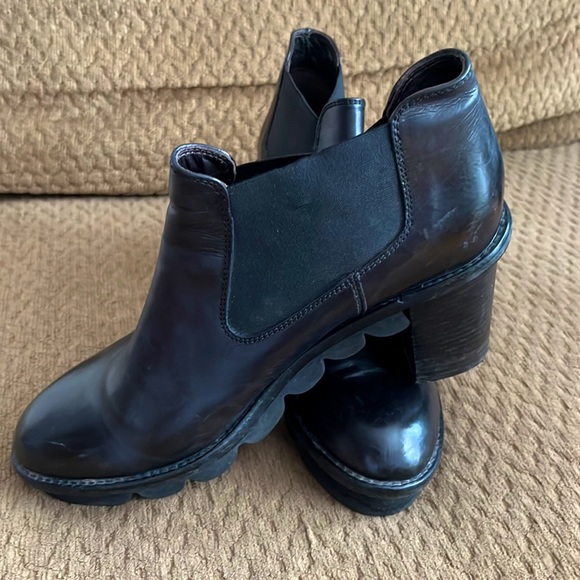 AGL ( Atillio Giusti leombruni) leather ankle log bottom bootie - Picture 2 of 10